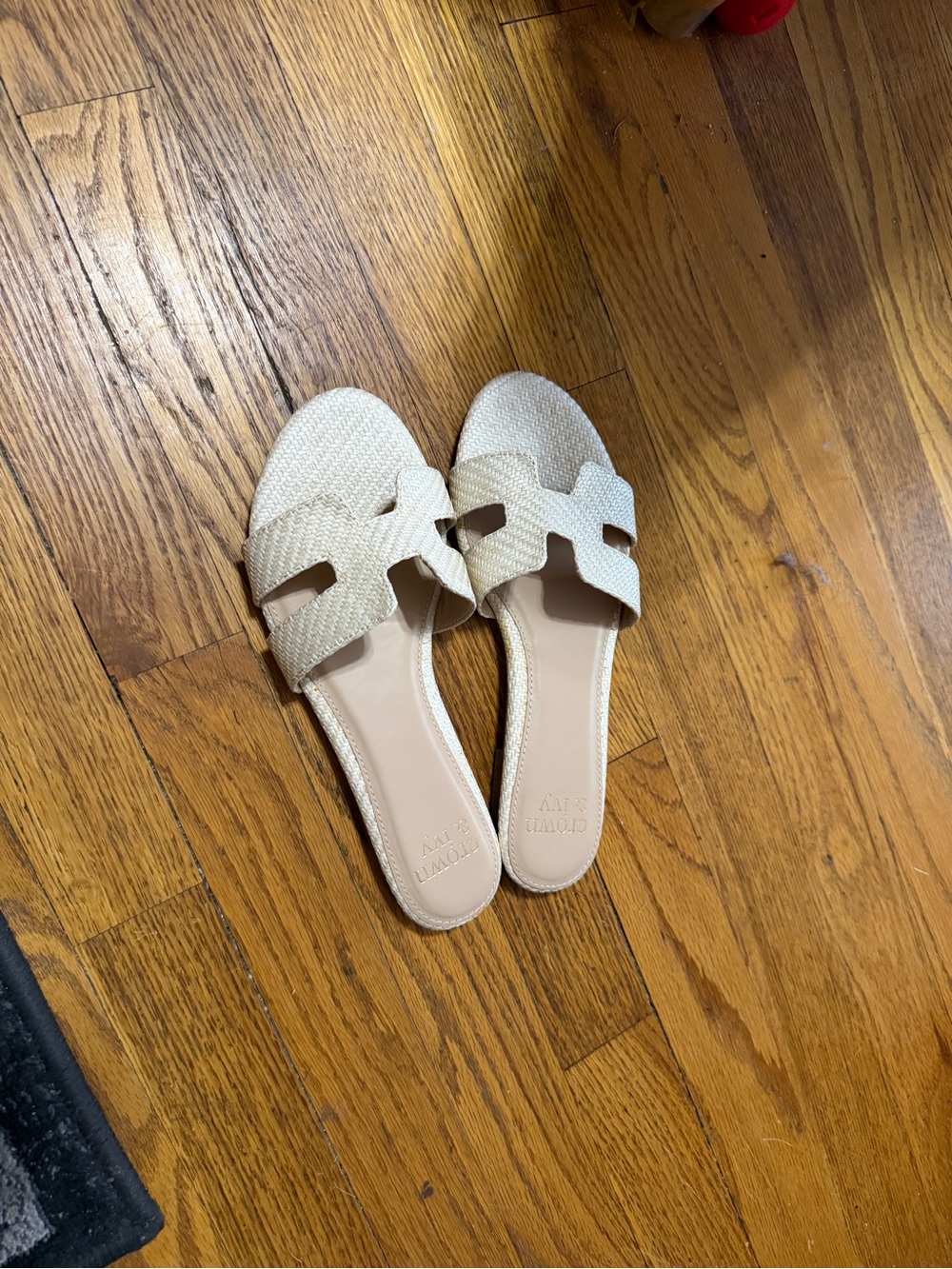 crown & ivy Woven Slide Sandals in Ivory